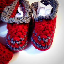 Load image into Gallery viewer, Handcrafted 3-6mo Crocheted Baby Vest Set Perfect For Fall and Winter