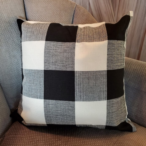 Classic Buffalo Black Plaid Soft Cotton Linen Zippered 18x18 Pillow Cover Perfect For Fall and Winter