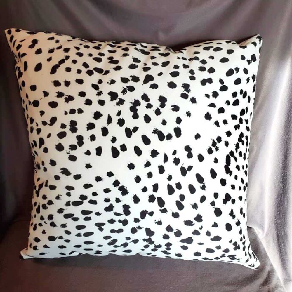 New Bold Black And White Leopard Print Hidden Zipper Pillow Cover Size 18x18in.
